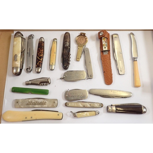 836 - A collection of various pocket knives etc.