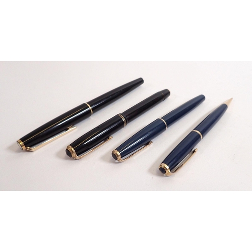 840 - A Parker 17 'Lady', a Parker Vacumatic fountain pen, Parker pencil and one other ink pen