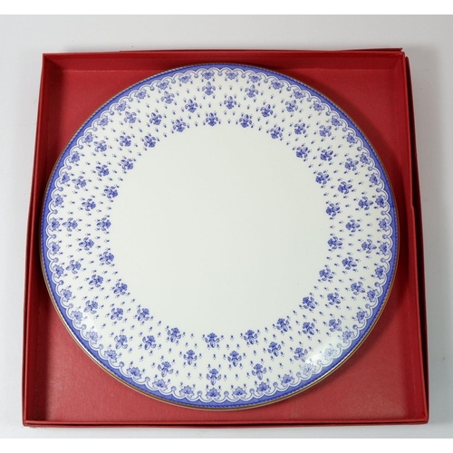 91 - A Spode Fleur De lys blue cake stand, boxed, 28cm