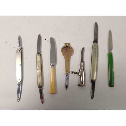 836 - A collection of various pocket knives etc.