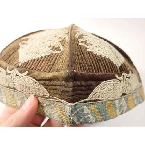 1131 - An old Indian embroidered hat