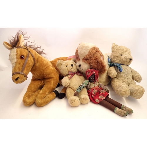 1106 - A group of vintage teddies and toys