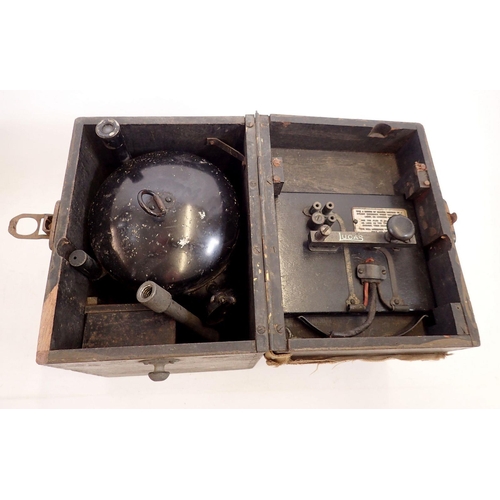 1153 - A Lucas WWI signalling daylight lamp with morse code signaller to lid