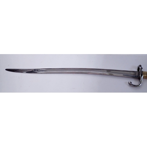 1164 - A WWI bayonet with brass handle, stamped 1900 8, blade 56cm