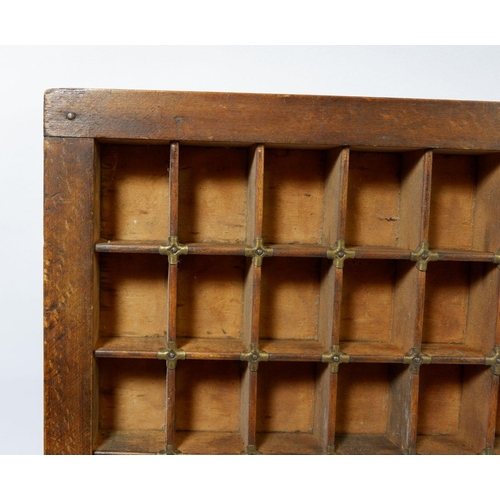 1205 - An old printers tray with brass corner mounts, 36.5 x 55cm