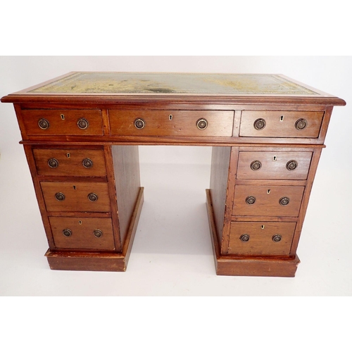 1253 - A Victorian mahogany twin pedestal desk, 107cm wide