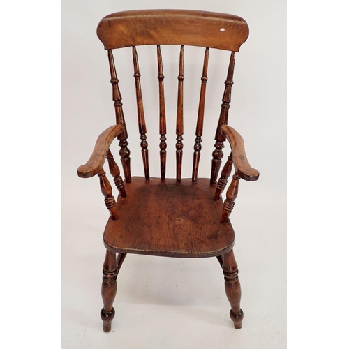 1255 - A 19th century farmhouse chair with turned spindle back and elm seat