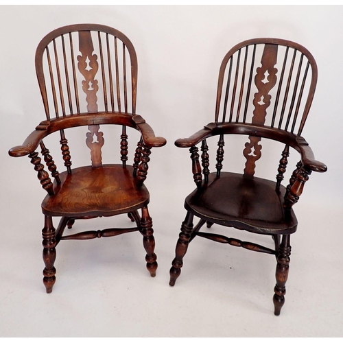 1256 - A pair of antique elm seated Windsor chairs by T B & W Cockayne of Sheffield