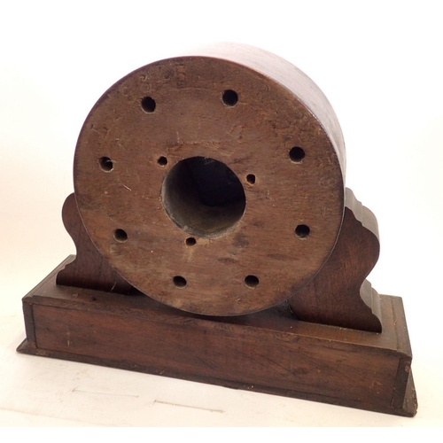 752 - A mantel clock made from centre boss of a WWII propeller (modern quartz movement)