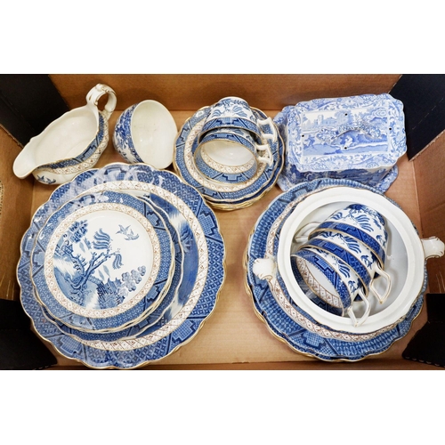 89 - A group of Booths Old Willow including eight dinner plates, four breakfast plates, two cups and sauc... 