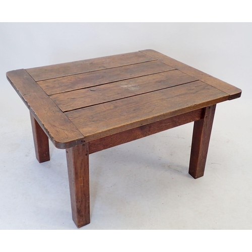 1091 - A rectangular oak coffee table with slatted top and cleated ends, 91 x 75 x 51cm