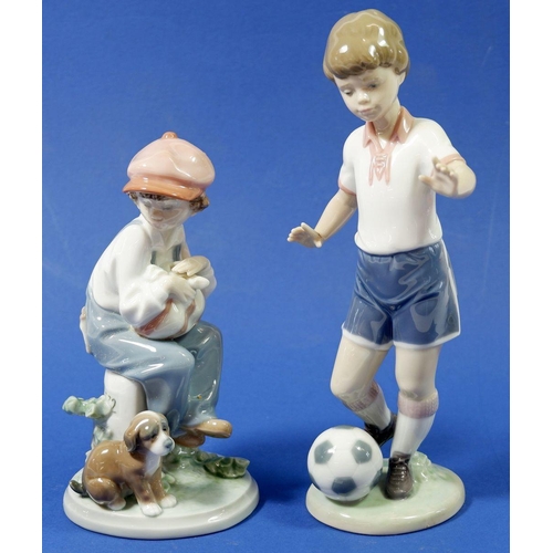 21 - Two Lladro figures,  05401 'My Best Friend' boxed and 06198 'Soccer Practice' boxed - good condition