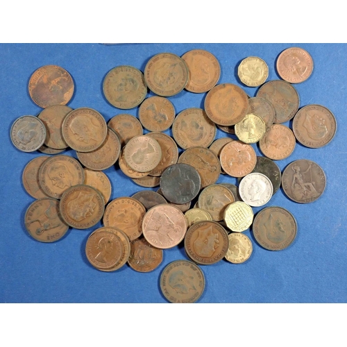 478 - A quantity of British coinage including: silver threepences, six pences, halfpennies, pennies, brass... 