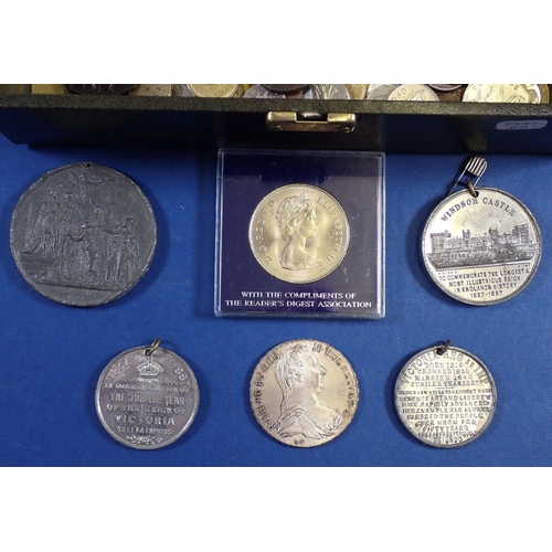 481 - A box of world coins and medallions including examples: British, Channel Islands, Eire, Egypt, Franc... 
