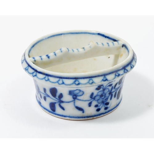 60 - A 19th century Onion pattern blue and white soap dish