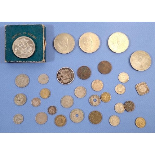 492 - A quantity of GB and world coinage including silver content, William IV half crown 1834, four Elizab... 