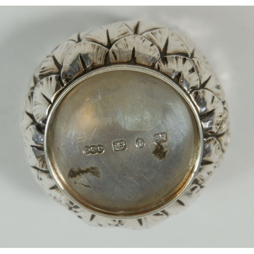 315 - An Elkington's silver pot and lid of artichoke form, Birmingham 1893, 6cm tall