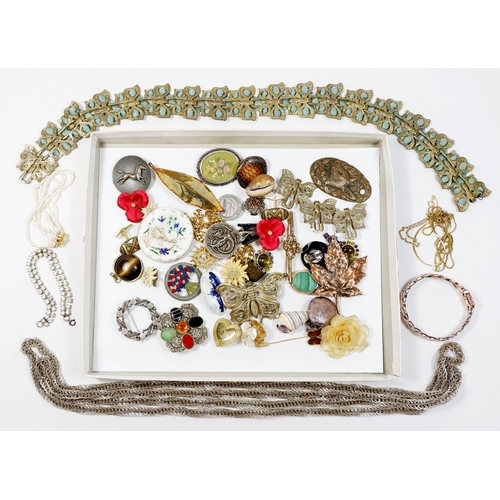 523 - A box of costume jewellery