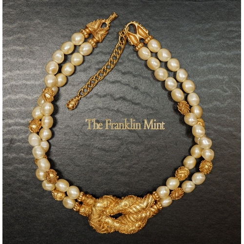 533 - A Franklin Mint Etruscan necklace, boxed