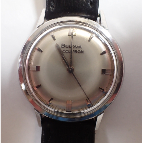 541 - A Bulova Accutron vintage gentlemen's wrist watch