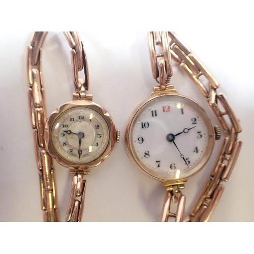 550 - Two 9 carat gold ladies wrist watches on gold straps, total weight 37.3g