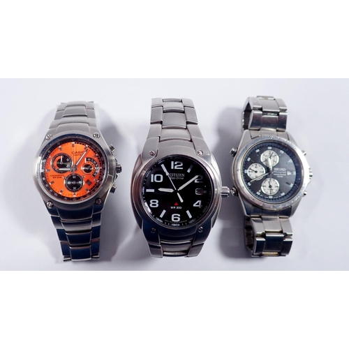 577 - Five quartz gentlemen's watches including Seiko and Casio etc.