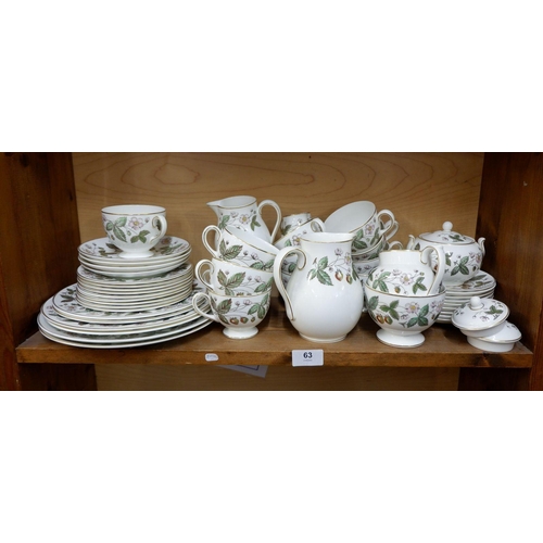 63 - A wedgwood tea service 'Strawberry Hill' comprising 13 cups and saucers, 2 sugar, milk, 3 jugs, 14 p... 