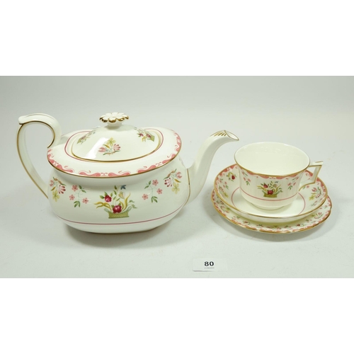 80 - A Wedgwood Williamsburg tea service comprising: teapot, milk, sugar, six cups and saucers, six tea p... 