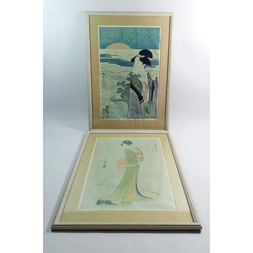 1094 - A pair of Japanese prints of Geisha, 39 x 25cm