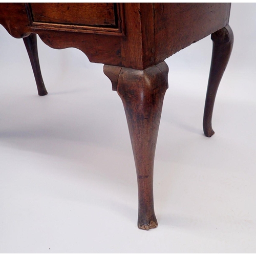 1194 - An 18th century oak lowboy with three frieze drawers, shaped apron and cabriole supports, 104 x 57 x... 