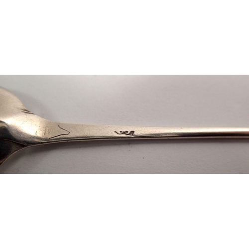 250 - A Georgian silver mote spoon, 13.5cm