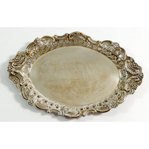 297 - A Victorian silver oval trinket tray, 22cm wide, 92.8g, Birmingham 1897 by Thomas Wood