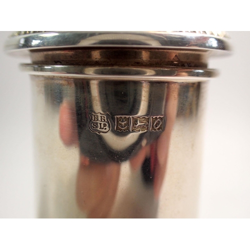 325 - A silver sugar caster, 171.7g, Birmingham 1963