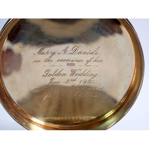 338 - A 9 carat gold dressing table pot, with inscription to inner lid and silk lined interior, total weig... 