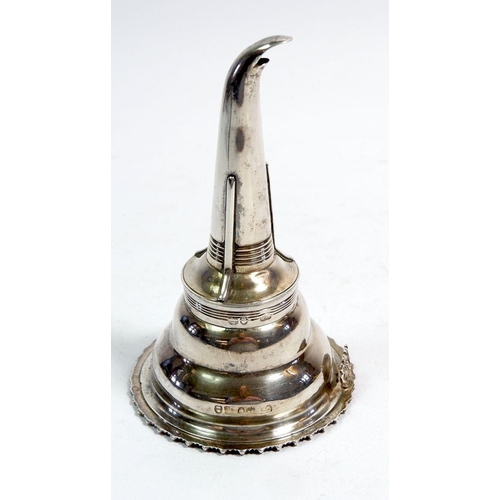 358 - A Georgian silver wine funnel, London 1825, 92g