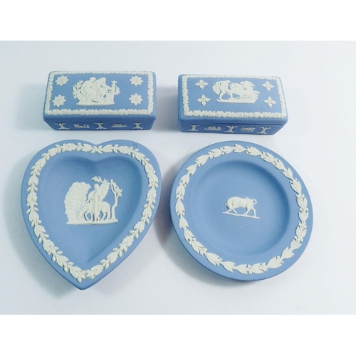39 - Two Wedgwood trinket boxes and two pin dishes