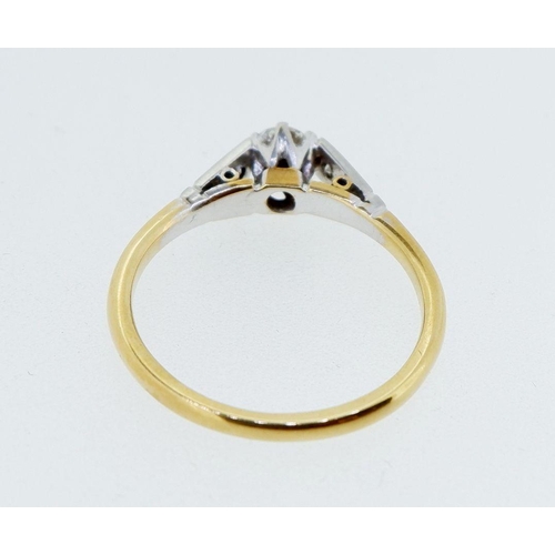 391 - A 9 carat and 18 carat gold diamond ring, size N-O, 2.9g