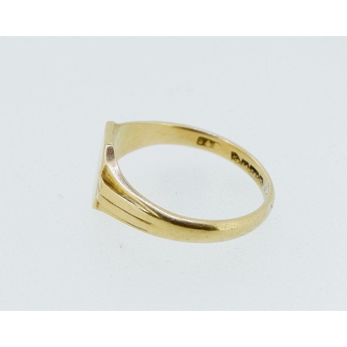 407 - A 14 carat gold signet ring, size O, 3.2g