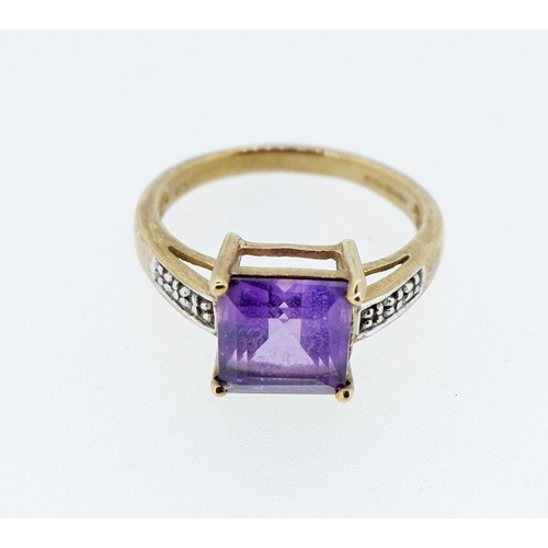 410 - A 9 carat gold amethyst set ring, 3.3g, size O to P