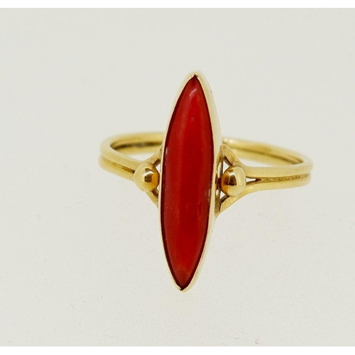 432 - An antique 18 carat gold ring set marquise cut cornelian, size K to L