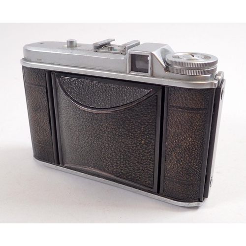 858 - A Voigtlander Perkeo II camera