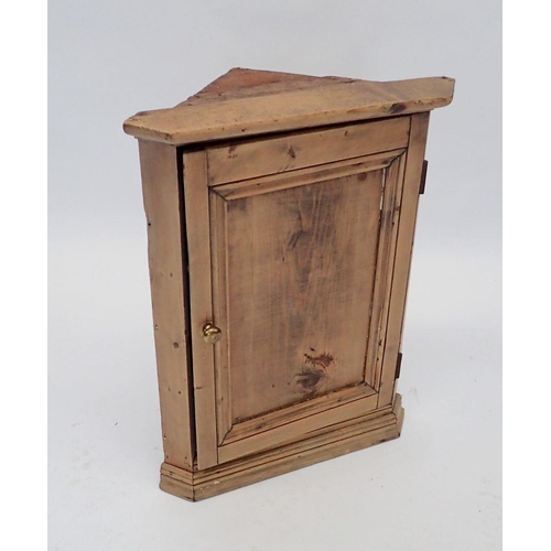 930 - A Victorian small pine corner cabinet, 62cm high