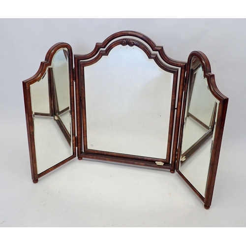 940 - An early 20th century walnut triple folding dressing table mirror, 76cm tall