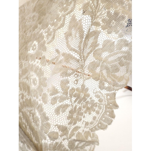 993 - An Edwardian style white lace wedding parasol with bamboo handle