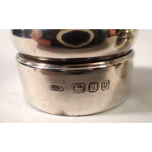 281 - A pair of silver salt and pepper grinders, London 1995 & 1996, John Bull Ltd.