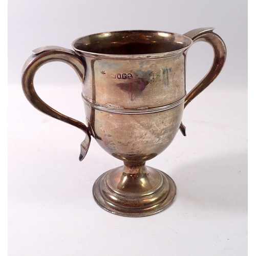 324 - A Georgian silver loving cup, London 1790 probably by Peter & Jonathan Bateman, 405g, 15c tall