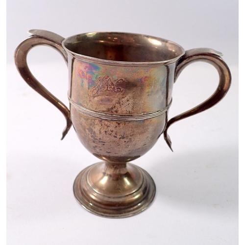 324 - A Georgian silver loving cup, London 1790 probably by Peter & Jonathan Bateman, 405g, 15c tall