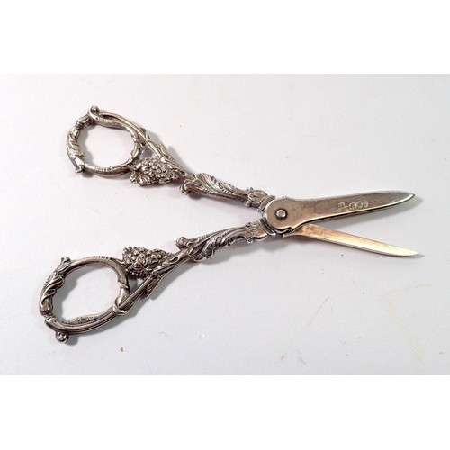 330 - A pair of silver grape scissors with cast vine decoration, cased, 130g, London 1893 by William Hutto... 