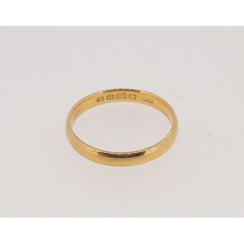 363 - A 22 carat gold wedding band, 2.4g