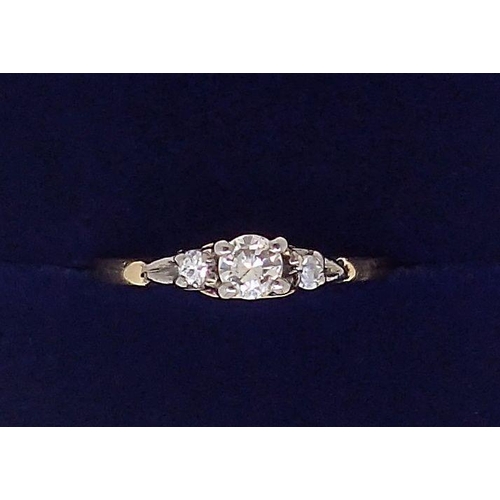 373 - An Edwardian 18 carat gold three stone diamond ring, 1.8g, size M to N